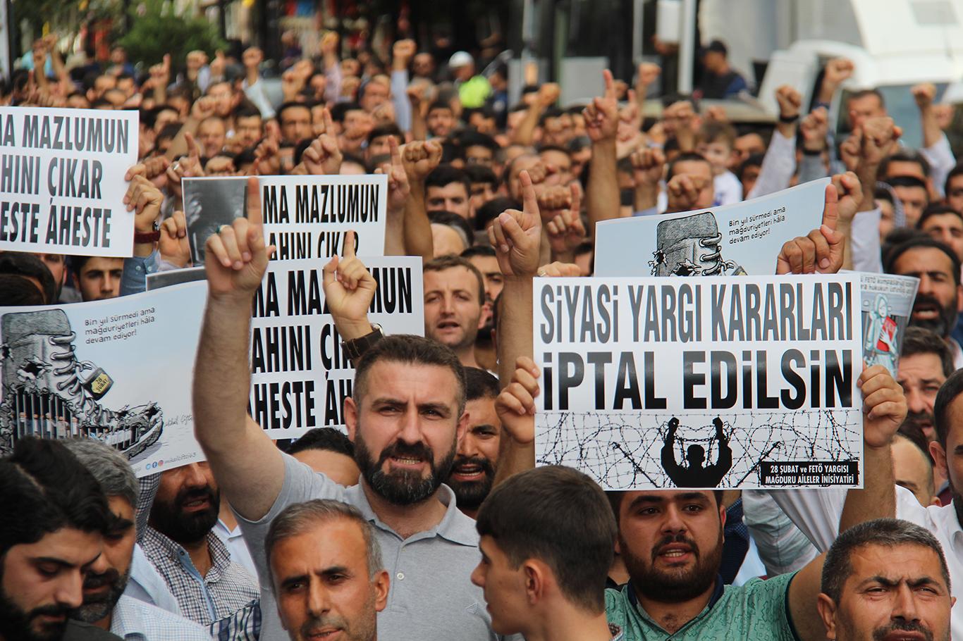  "28 Şubat ve FETÖ yargısı mağdurları 'artık yeter, artık adalet' diyor"